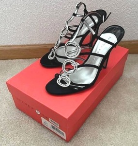 lot 259 image: Ivanka Trump (Size 8M) Heels in Gently Used Condition - NO ONSITE PAYMENTS.  PAY ONLINE BEFORE PICKUP