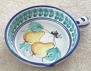 lot 269 image: Vintage Vietri (Made in Italy) 11 Hand-painted Stoneware with Spout and Handle