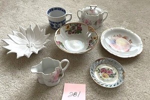 lot 281 image: Vintage Decorative Glassware and China - BavariaGermanyCzechoslovakia (PAY ONLINE BEFORE PICK-UP)