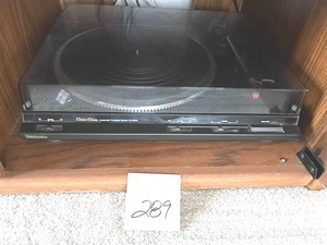 lot 289 image: Nice Technics (SL-DD33) Automatic Turntable System (PAY ONLINE BEFORE PICKUP)
