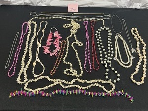 lot 310 image: Vintage Costume JewelryNecklace Lot - PAY ONLINE BEFORE PICKUP