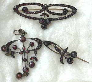 lot 319 image: Antique Victorian Ruby Red Bohemian Garnet Lot (Brooch is 2 Wide) - PAY ONLINE BEFORE PICKUP.  NO PAYMENTS ONSITE
