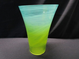 lot 1 image: Vase, Multi Color Swirl