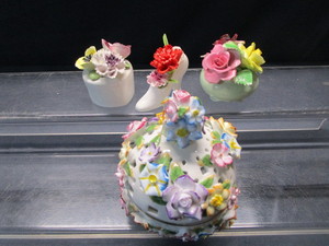 lot 4 image: Bone China Flowers
