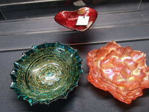 lot 18 image: Akcam Art Glass