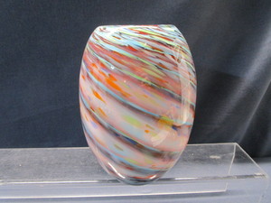 lot 19 image: Blown Glass Vase