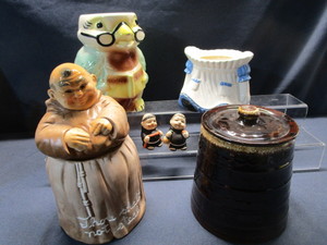 lot 27 image: Cookie Jar & Parts