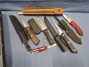 lot 229 image: Knives Swedish, Martini