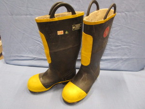 lot 231 image: Firemans Boots