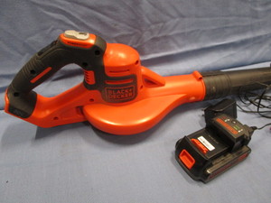 lot 260 image: B&D 20V Blower, Battery Charger