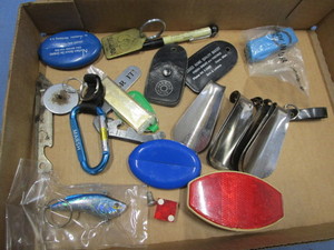 lot 272 image: Smalls Shoe Horns, Key Chains