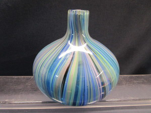 lot 35 image: Onion Skin Style Blown Glass Vase