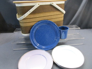 lot 41 image: Picnic Basket & Enamel