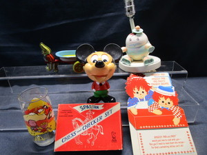lot 46 image: Vintage Toys