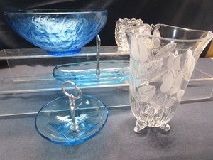 lot 48 image: Blown Bowl, Relish, Vase