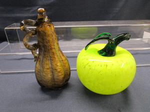 lot 62 image: Blown Glass Apple & Pear