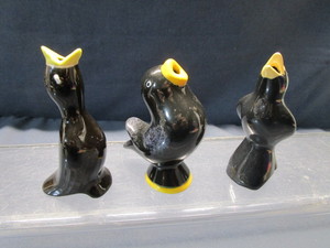 lot 68 image: Pie Birds