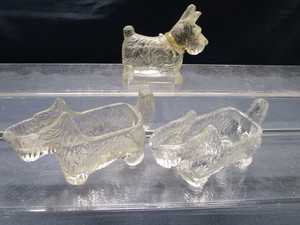 lot 69 image: Scottie Dog Candy & Spoon Holders