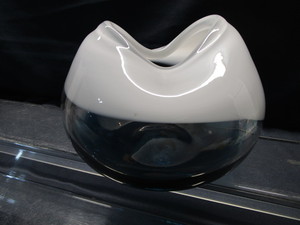 lot 36 image: Vase, Crimped Top White to Blue