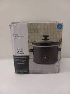 lot 34 image: NEW MAINSTAYS 2QT SLOW COOKER