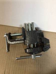 lot 19 image: BESSEY 3 in. Clamp-On Vise Customer Returns See Pictures