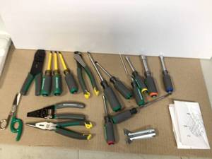 lot 29 image: Commercial Electric 17-Piece Electricians Tool Set Customer Returns See Pictures