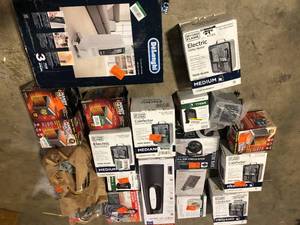 Pallet of Assorted Heaters and Misc Items  Various Models and Conditions      Customer Returns See Pictures