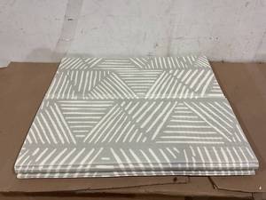 lot 108 image: Baby Play Mat Reversible, 68 x 76