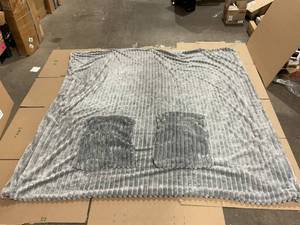lot 195 image: Grey Fur Blanket 92 x 86