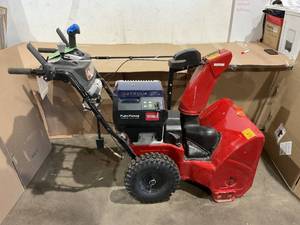 lot 12 image: 24 in. (61 cm) Power Max e24 60V Two-Stage Snow Blower NO BATTERIES