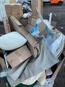 lot 702 image: Wholesale Lot of Assorted Miscellaneous Items