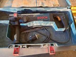 lot 7 image: Bosch Bulldog 11224VSR Rotary Hammer Drill