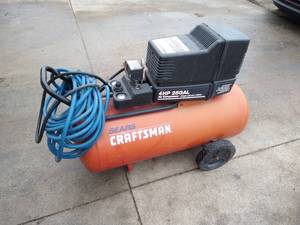 lot 20 image: Craftsman 4HP 25 Gallon Air Compressor