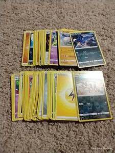 lot 45 image: 100 Pokemon Cards