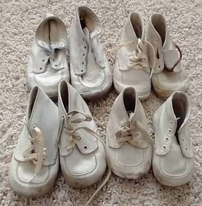 lot 84 image: (4) VintageAntique Pairs of Baby Shoes