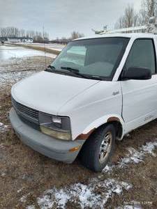 lot 1 image: 2005 Chevy Astro Van