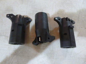 lot 26 image: 3 Adapters 7-Pin to 4-Pin