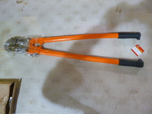lot 95 image: White Dog Heavy Duty Bolt Cutter