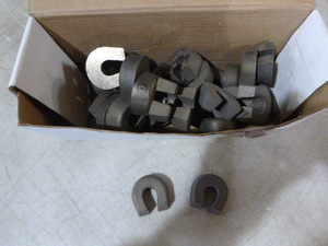 lot 125 image: Box of Horse Shoe Magnets
