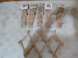 lot 162 image: 6 Multi-Purpose Expandable Racks