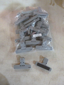 lot 163 image: Bag of Chip Clips