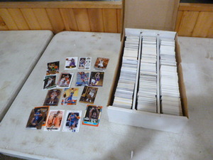 lot 182 image: 2,700 Count of Basketball Cards