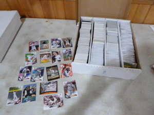 lot 184 image: 3,200 Count of Baseball Cards