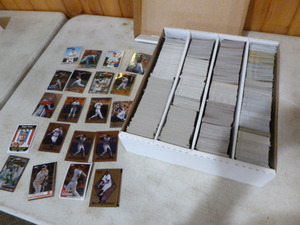 lot 186 image: 3,200 Count of Premium Baseball Cards