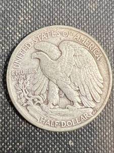 1943 US WALKING LIBERTY HALF DOLLAR