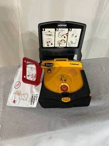lot 35 image: WOW MSRP $2500 Stryker Physio Control LIFEPAK CR Plus AED&nbspEmergency&nbspDefibrillator&nbspW2024 Pads -Fully Automatic AHA Voice Prompt With both voice and graphic prompts - Great Working Condition No Reserve