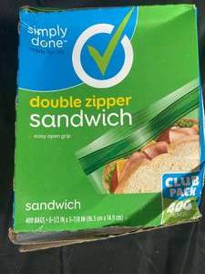 lot 7 image: SimplyDone Double Zipper Sandwich Bags - 400-Pack