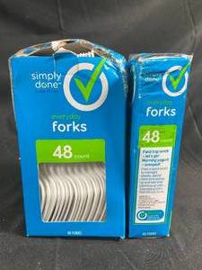 lot 64 image: SimplyDone Everyday Plastic Forks 48 Count - Set of 3