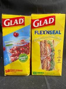 lot 152 image: Glad Assorted Zipper Bags - 150 Total