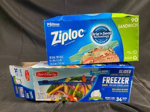 lot 219 image: Assorted Plastic Bag Lot